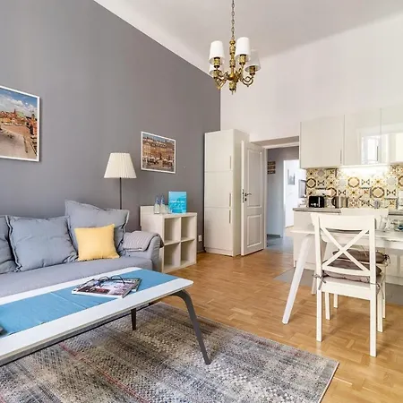 Rent Like - Freta 25 Otel Varşova